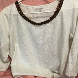 White 3/4 long sleeved shirt